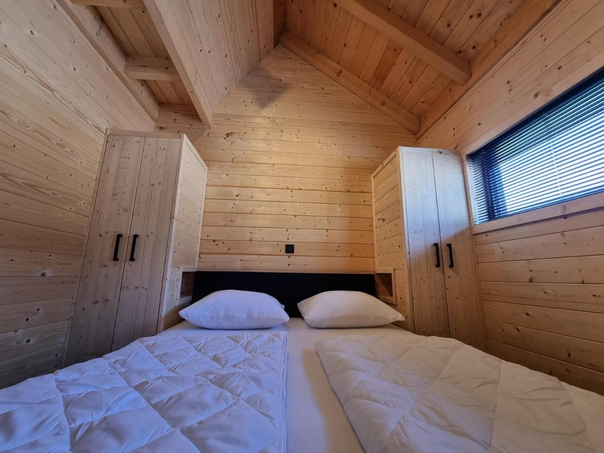 Chalet Met Sauna En Airconditioning Sint Annaland Bagian luar foto