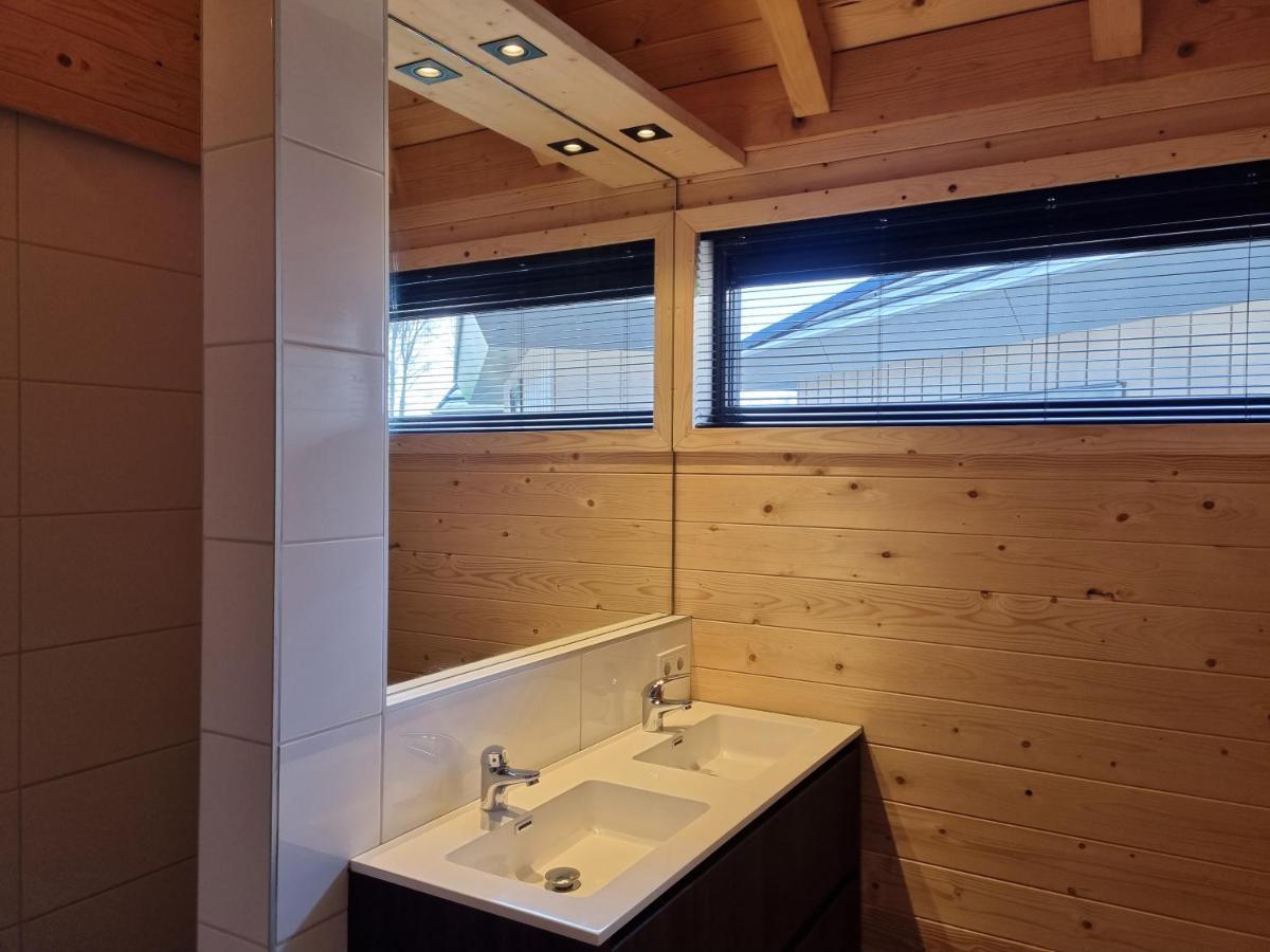 Chalet Met Sauna En Airconditioning Sint Annaland Bagian luar foto