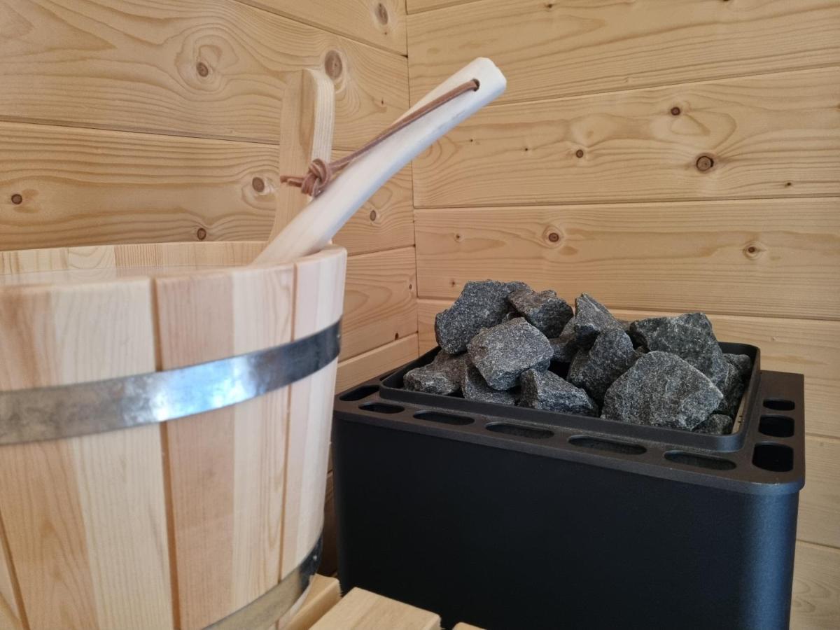 Chalet Met Sauna En Airconditioning Sint Annaland Bagian luar foto