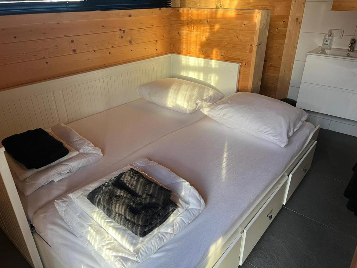 Chalet Met Sauna En Airconditioning Sint Annaland Bagian luar foto